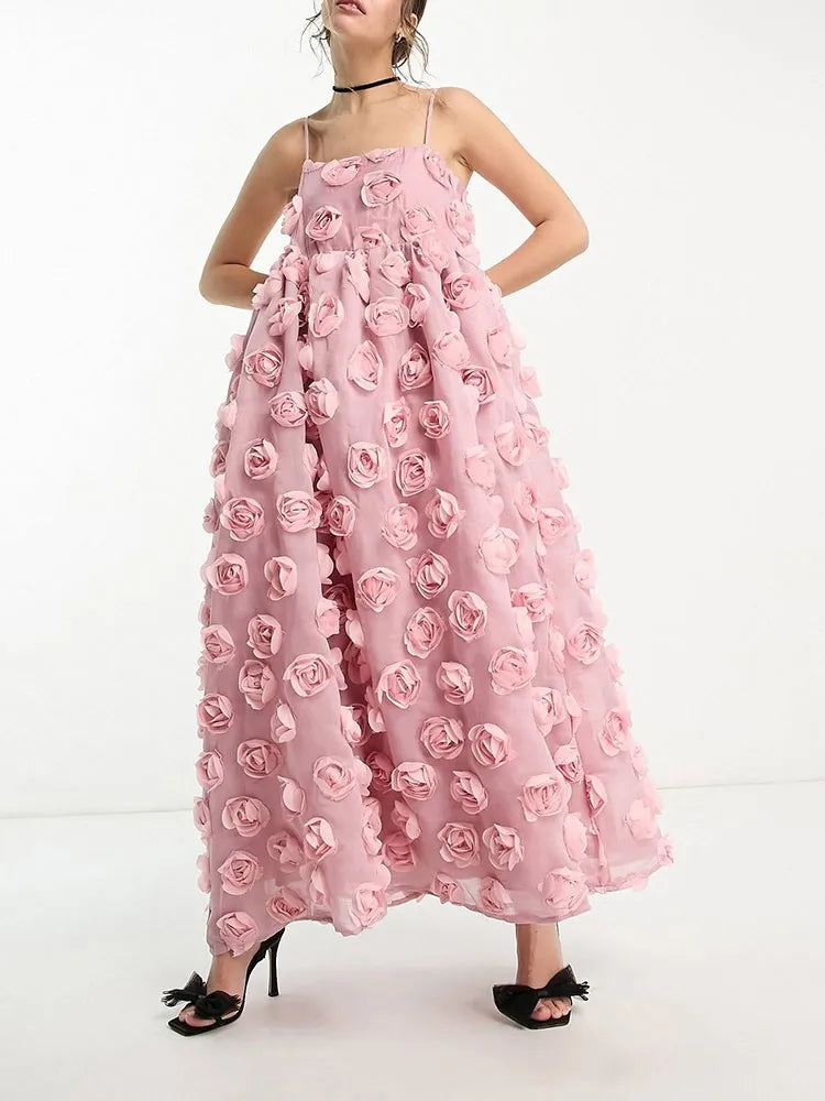Elegantes Damen-Kleid mit Reverskragen, langen Ärmeln und doppelreihigem Patchwork-Design – figurbetont und stilvoll.