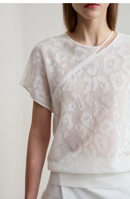 Beiges T-Shirt aus Jacquard-Spitze mit rundem Ausschnitt und schmalem Schrägband