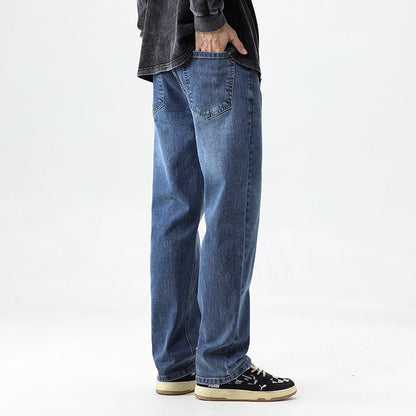 Männer Jeans im klassischen Stil mit losem Schnitt und Taschen