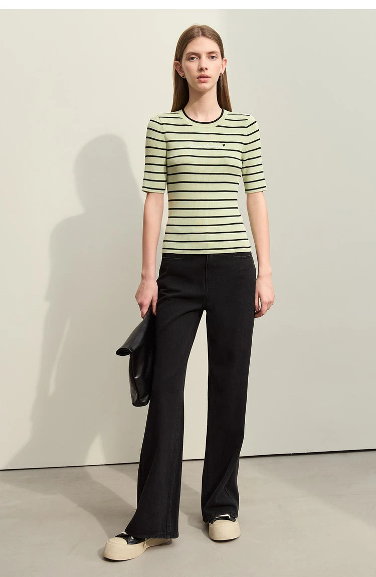 Damen gestreiftes Hemd mit Rundhals und schöner Stickerei für den Sommer