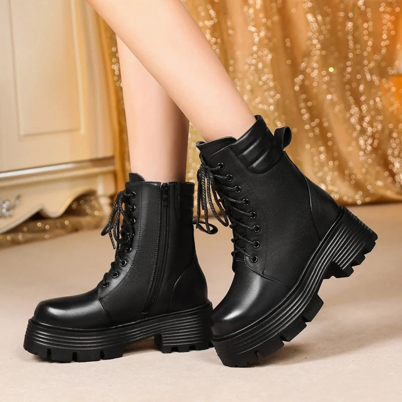Schwarze Damen-Winterstiefel mit Schnürung und seitlichem Reißverschluss, dicke Profilsohle