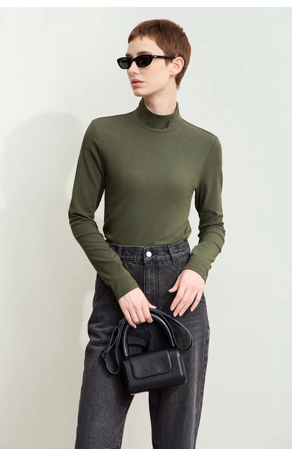 Damen T-Shirts im Minimalismus-Stil mit Mock-Neck und Stickerei aus Baumwolle
