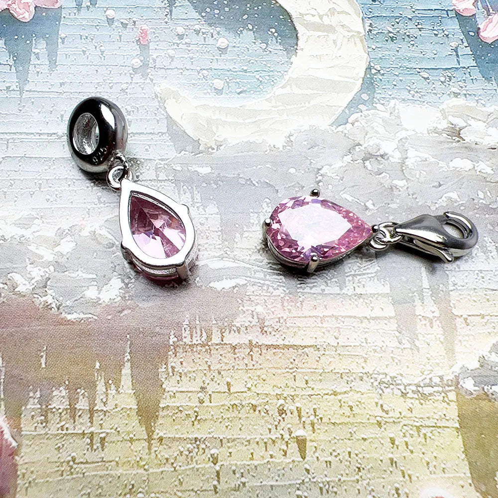 Rosa Tropfen-Charm-Anhänger aus 925er Sterlingsilber mit Karabiner und pinkem Stein