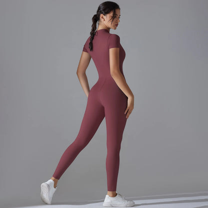 Burgunderfarbener Damen-Sport-Bodysuit, hoher Ausschnitt, Reißverschluss im Mittelbereich