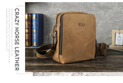 Beige Herren-Umhängetasche aus Leder mit Front-Reißverschluss und Logo