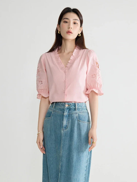 Elegantes, kurzärmeliges Damen-Shirt mit geradem Schnitt und schmaler Passform – vielseitig kombinierbar für den Sommer.