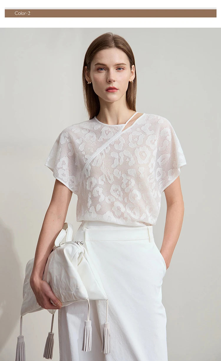 Damen-T-Shirt kurzarm, weiß mit zartem Jacquard-Blumenmuster, lockere Passform