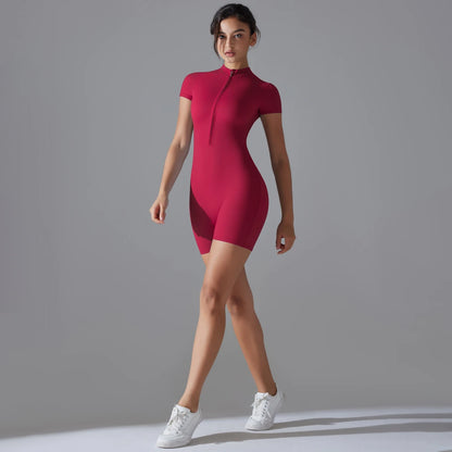 Hamidou Yoga-Overall für Damen in Rot, kurze Ärmel, Stehkragen mit Reißverschlussband