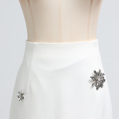 Elegantes Damenkleid mit Rundhalsausschnitt, kurzen Ärmeln und Pailletten-Patchwork-Design – ideal für besondere Anlässe.