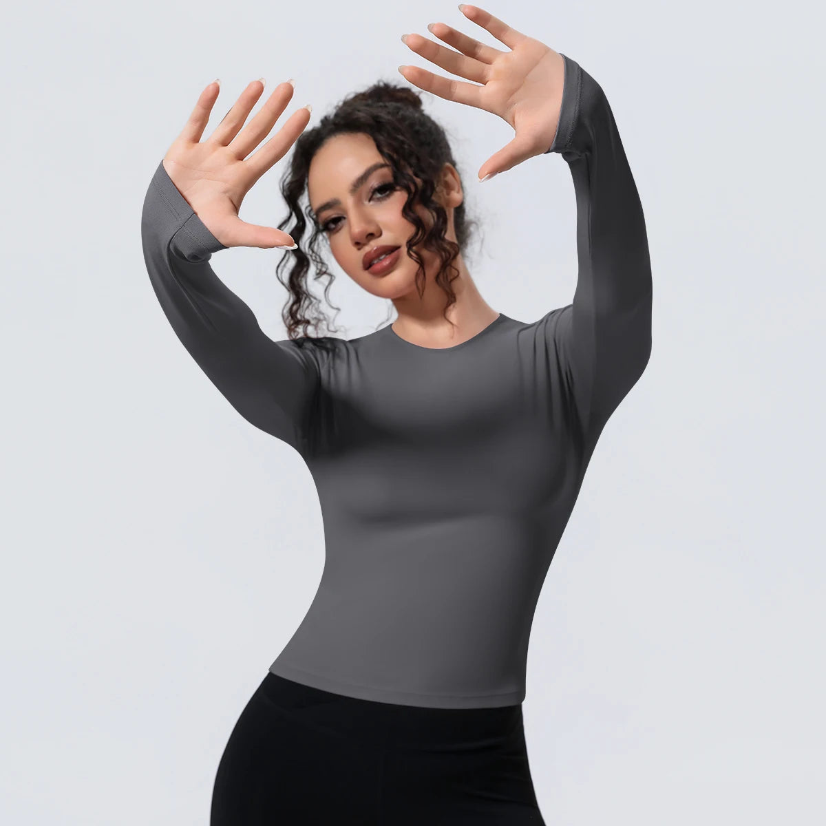 Graphitgraues Langarm-Yoga-Shirt, Rundhalsausschnitt, eng anliegend, glatter Stoff