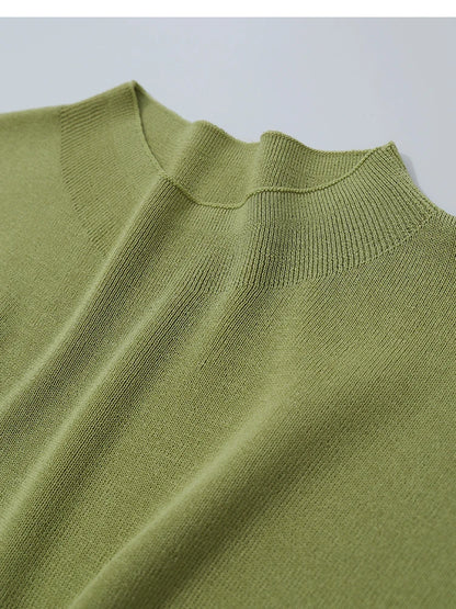 Damen-Stricktop: Rollkragen und feine Rippung, Kurzarm, grün