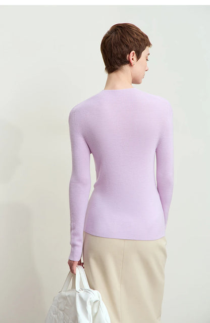 Halbrollkragen-Pullover in Flieder, Rückansicht, lange Ärmel