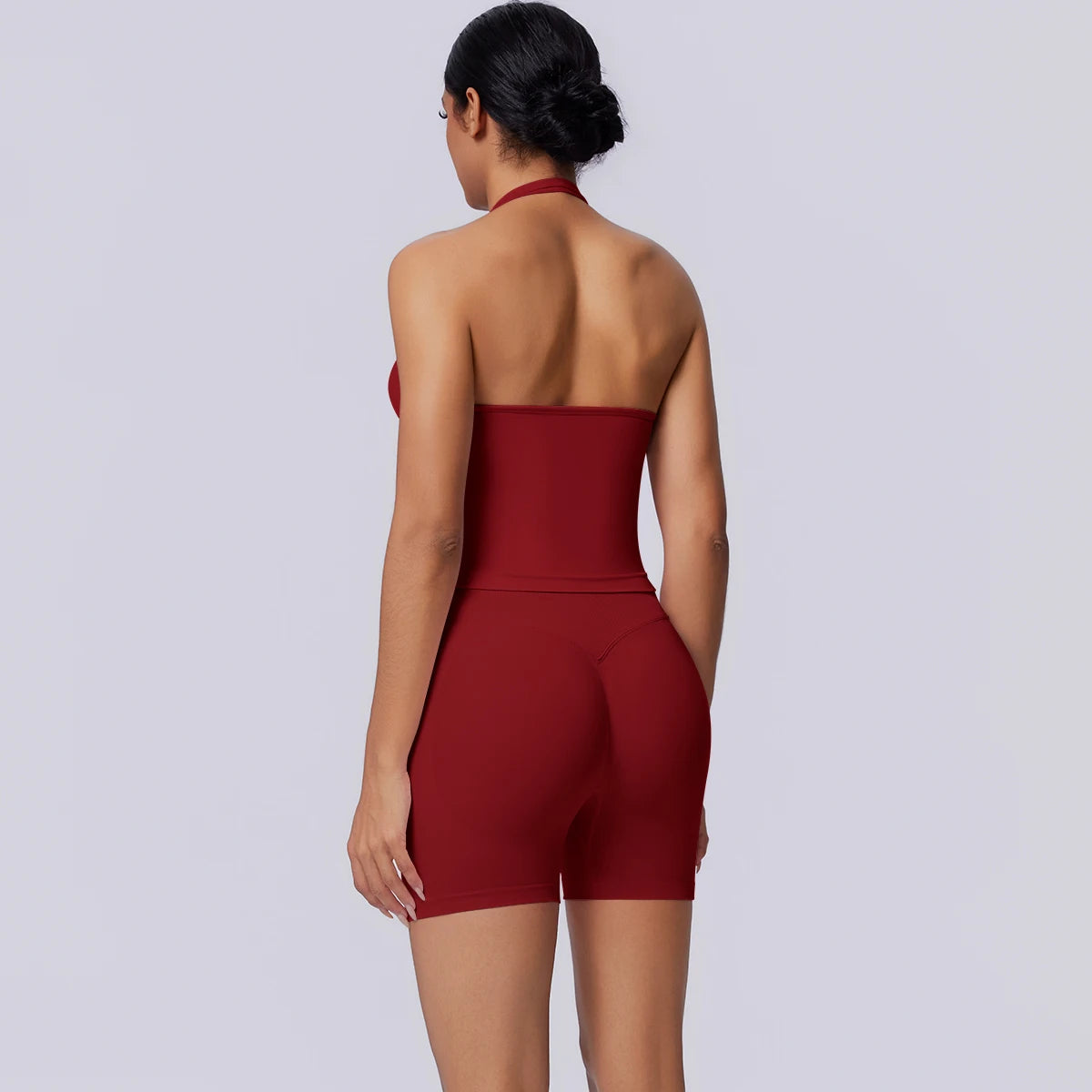3-teiliges Yoga-Set in Burgunderrot: Rückansicht von Sport-BH und kurzen Leggings