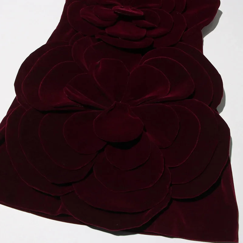 Elegantes Damenkleid mit Rundhalsausschnitt, kurzen Ärmeln und Patchwork-Design mit Quasten und Falten.