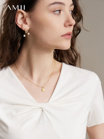 Damen T-Shirt im Minimalismus-Stil mit V-Ausschnitt und dünnem Design