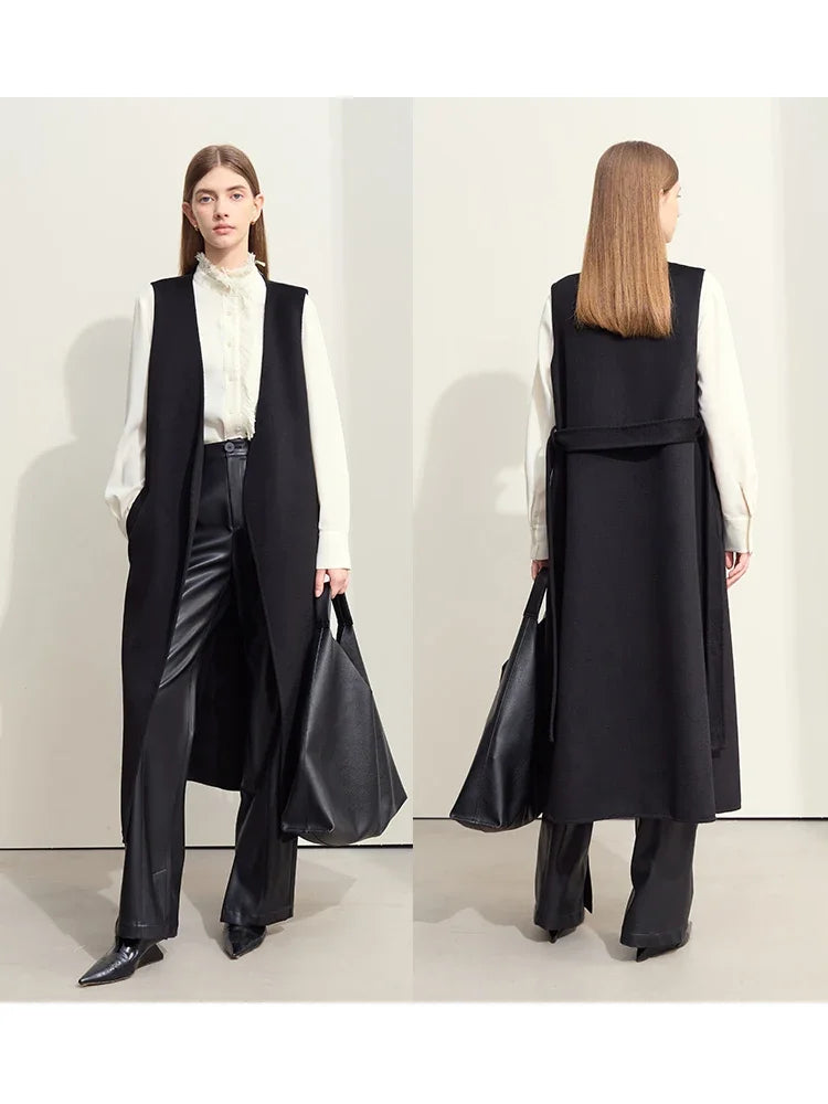 Damen Weste für den Winter im lässigen Look mit Gürtel und Taschen