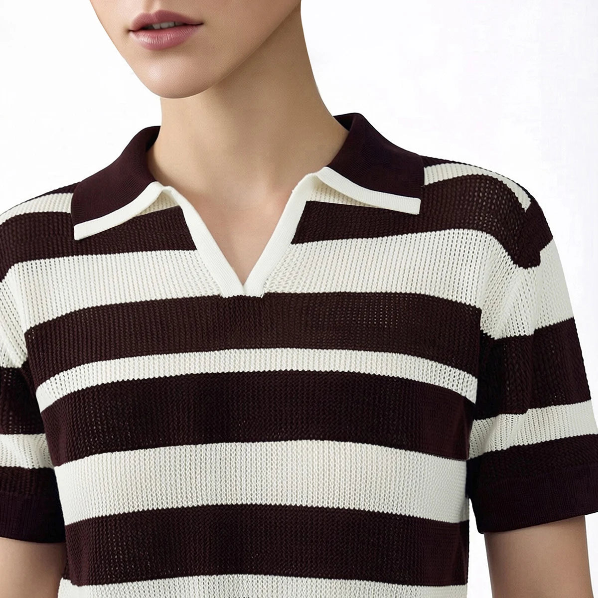 Damen-Polopullover: Kragen und Brustbereich mit braun-weißen Streifen