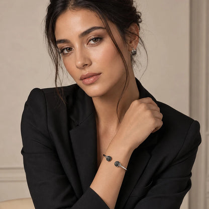 Damen-Armreif Totenkopf Pavé Karma Punk aus Sterlingsilber