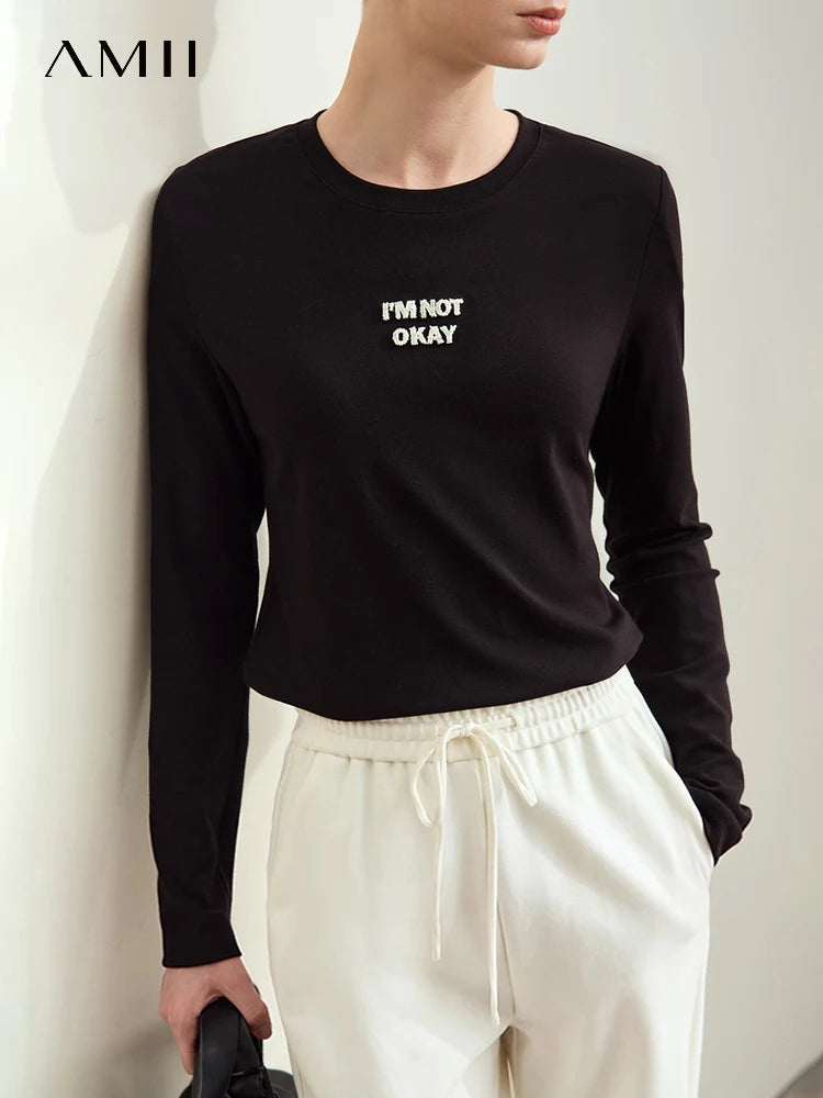 Damen T-Shirt mit minimalistischem Design und gesticktem Brief für den Herbst