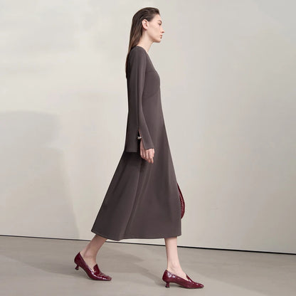 Komfortables Damen Strickkleid Mit V-Ausschnitt Und A-Linie