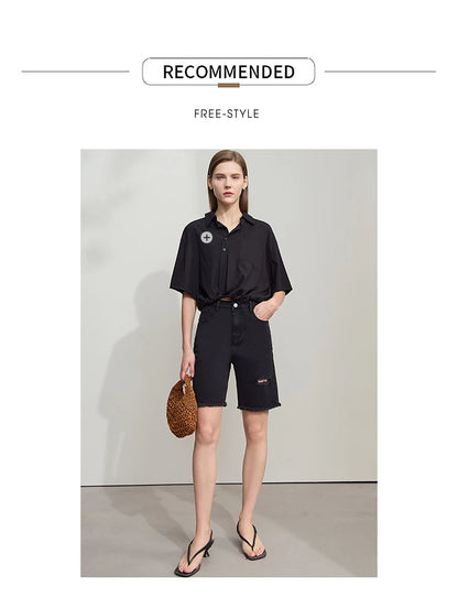 Damen Denim Shorts im minimalistischen Casual-Stil mit Zipper und Loch-Dekoration