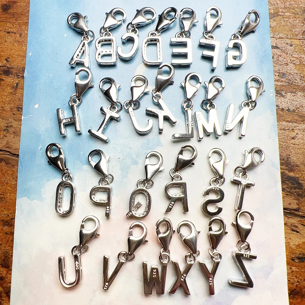 Damen-Charm-Anhänger Buchstaben weißer Stein klassisch aus Sterlingsilber