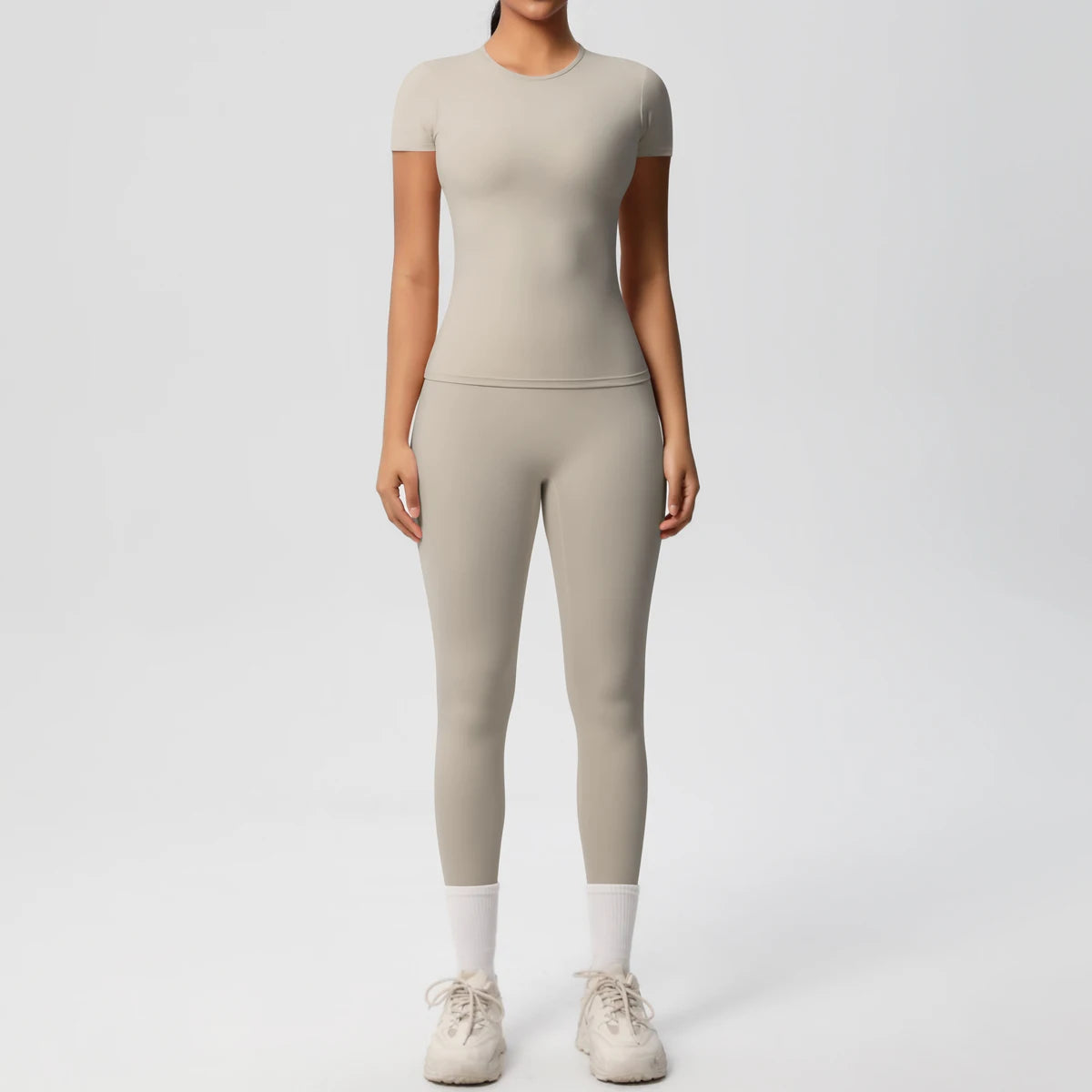 Sport-Crop-Top und Leggings im Set, helles Beige, kurzarm, eng anliegend