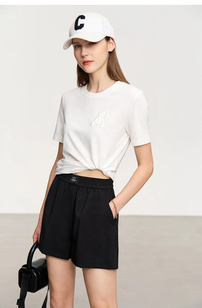 Damen Top im minimalistischen Stil mit Bären-Applikation und O-Ausschnitt