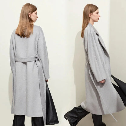 Damen Wollmantel im minimalistischen Stil mit Winter-Reverskragen und Gürtel