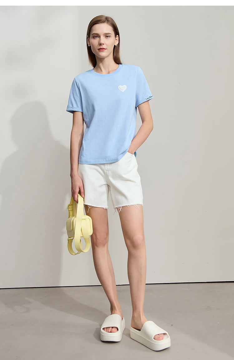 Damen T-Shirt im minimalistischen Stil mit bestickten Liebesperlen für den Sommer