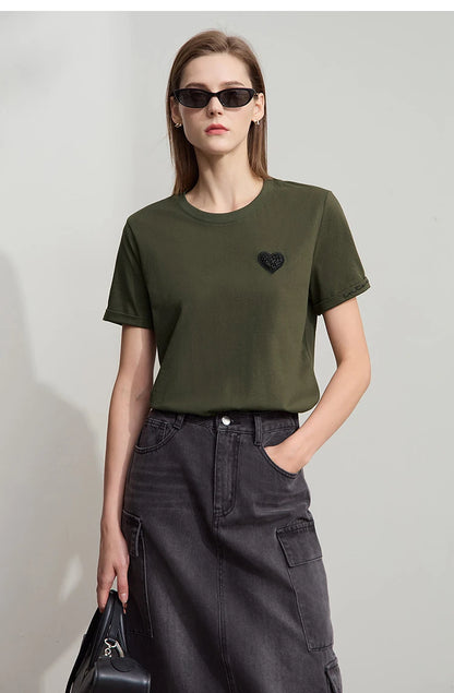 Damen T-Shirt im minimalistischen Stil mit bestickten Liebesperlen für den Sommer