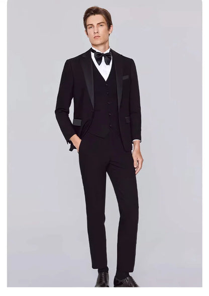 Eleganter Herrenanzug in Grün, Slim Fit, dreiteilig mit Blazer, Weste und Hose – ideal für Hochzeiten und festliche Anlässe.