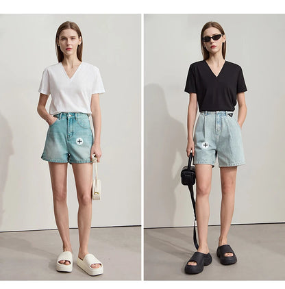 Damen Top im minimalistischen Sommerstil mit einfarbiger Buchstabenstickerei