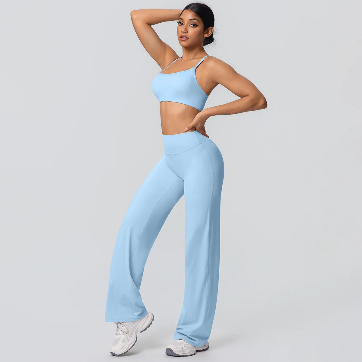 Yoga-Set: hellblaue Sport-BH-Leggings? (weite Hose) mit weitem Bein, schräger Stand