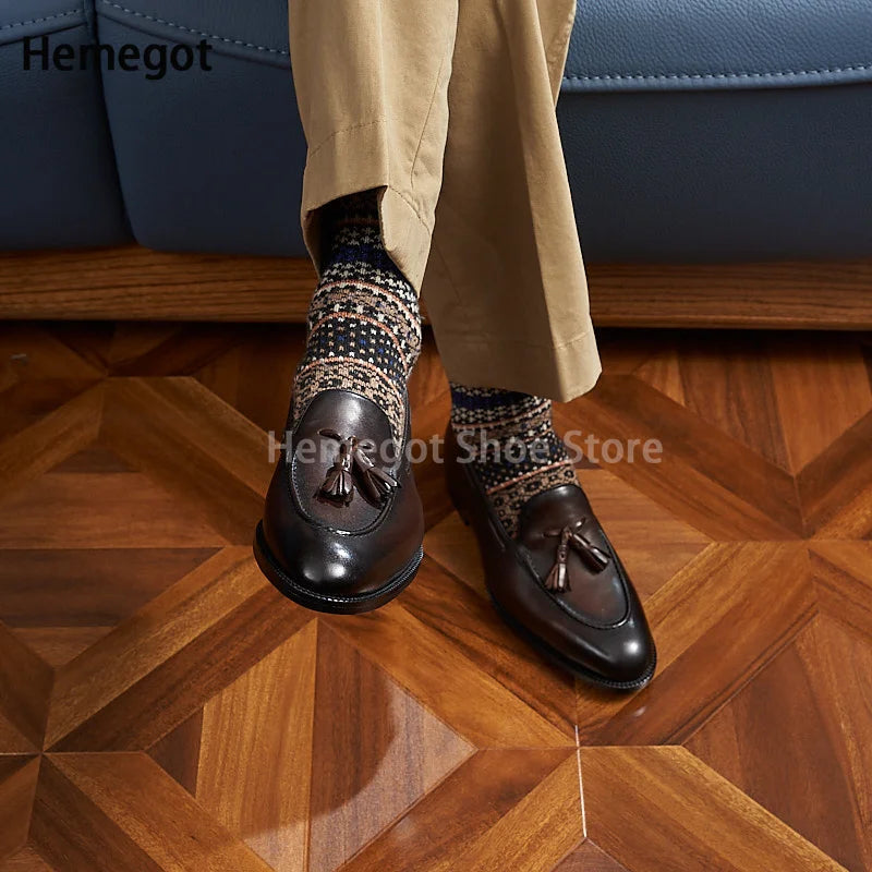 Herren-Slipper aus Leder mit Quasten-Detail und gemustertem Schaft, dunkel