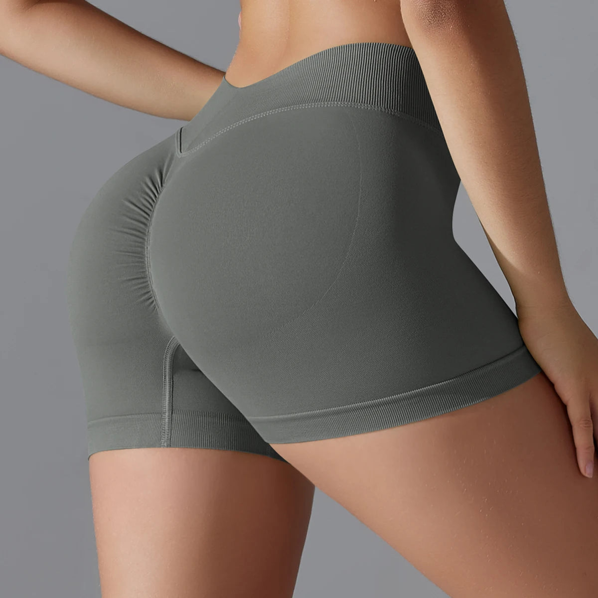 Nahtlose Yoga-Shorts in Dunkelgrau, hoher Bund und klarer Rückenschnitt