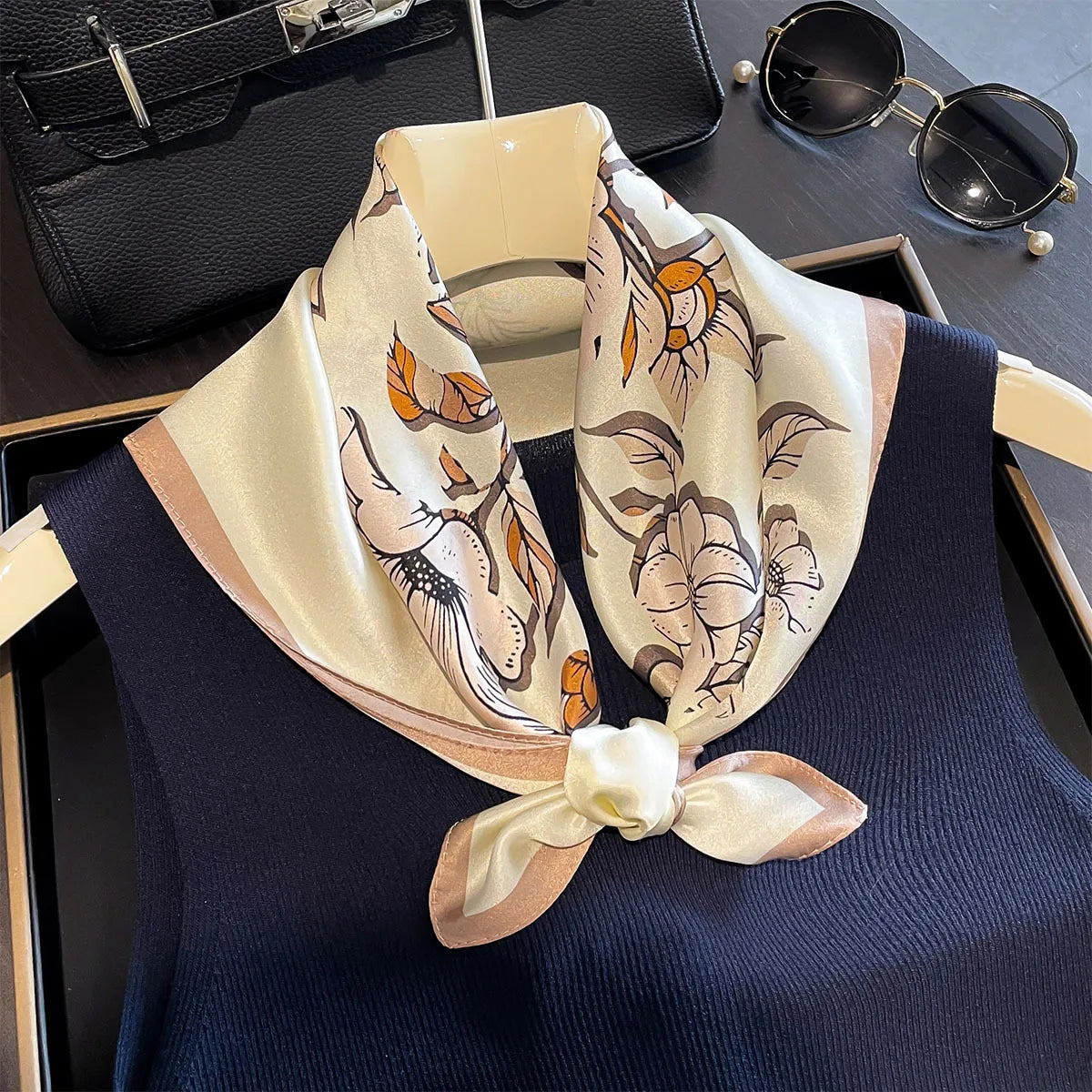 Damen Seidenschal 53cm Pferdprint Haarband Halstuch Büro Hijab Geschenk E