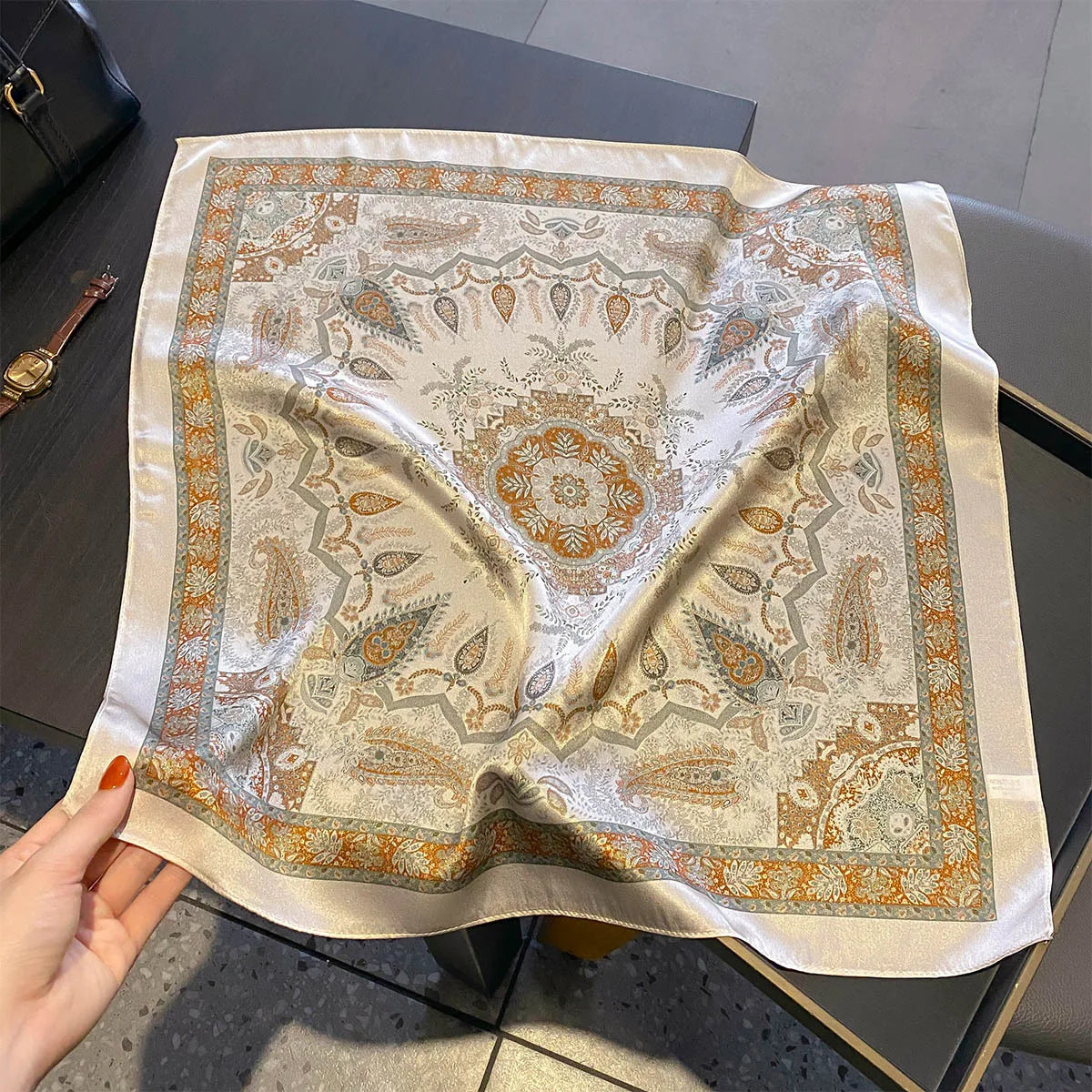Damen Seidensatin Schal quadratisch Blumenprint Kopftuch Bandana Hijab Neu