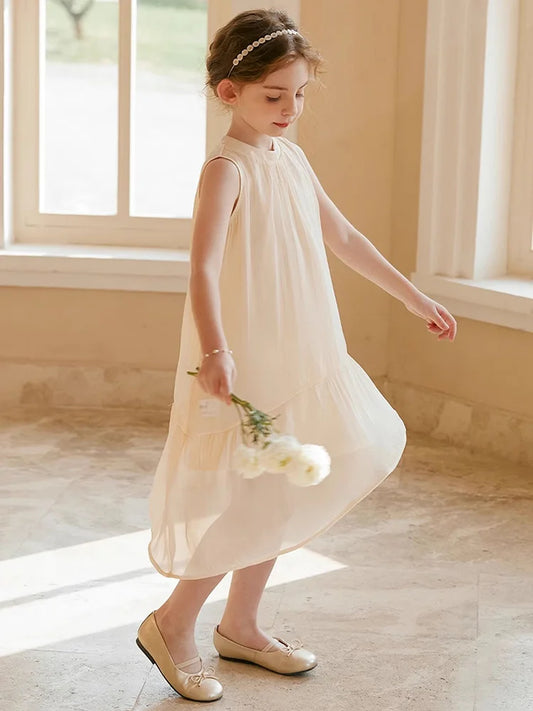 Ärmelloses Sommerkleid mit kleinen Blumen für Mädchen und passende Mutterkleid-Option aus 100% Baumwolle – ideal für den Strandurlaub