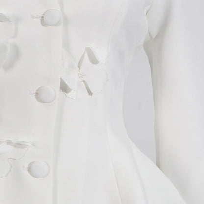Elegantes Damenkleid mit Rundhalsausschnitt, halblangen Ärmeln und Spitzen-Patchwork-Design – figurbetont und stilvoll.