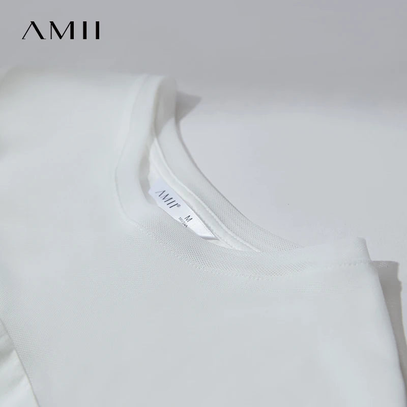 Damen T-Shirt im minimalistischen Sommerstil mit Rundhalsausschnitt und figurformendem Schnitt