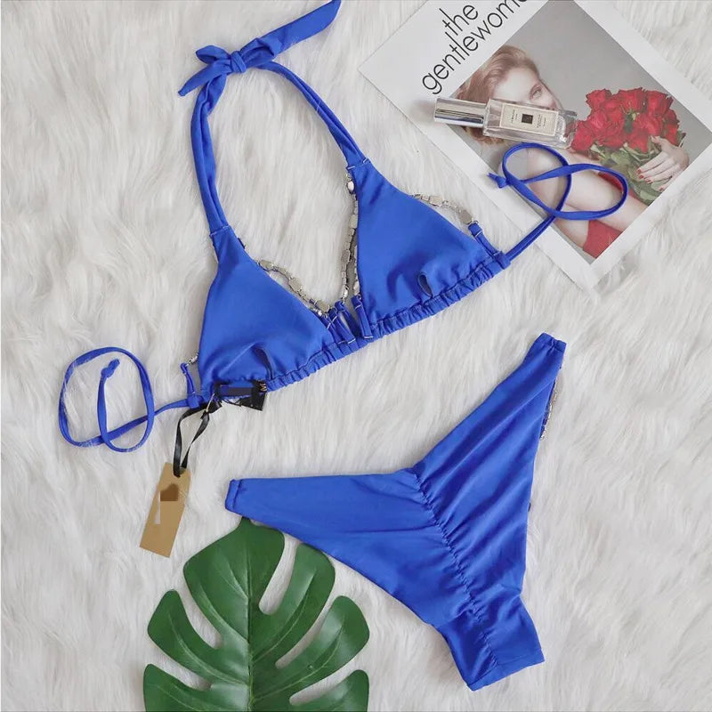 Schwarzes Bikini-Set mit Blumenmuster und Push-up-Effekt – verführerische Bademode für Strand und Pool