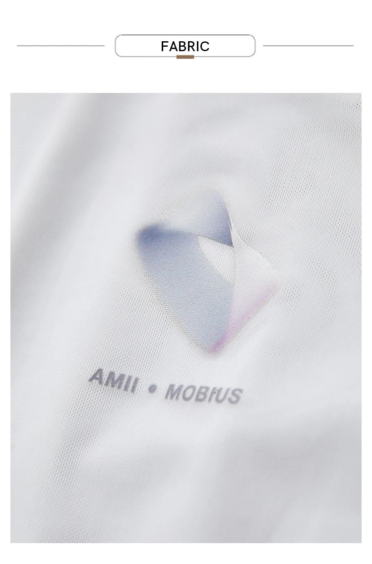 Damen T-Shirt aus gedrucktem Mesh mit slim-fit Halb Stehkragen