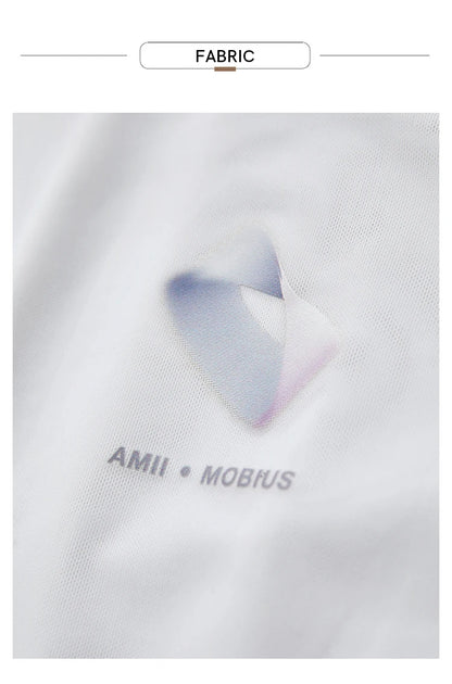 Damen T-Shirt aus gedrucktem Mesh mit slim-fit Halb Stehkragen