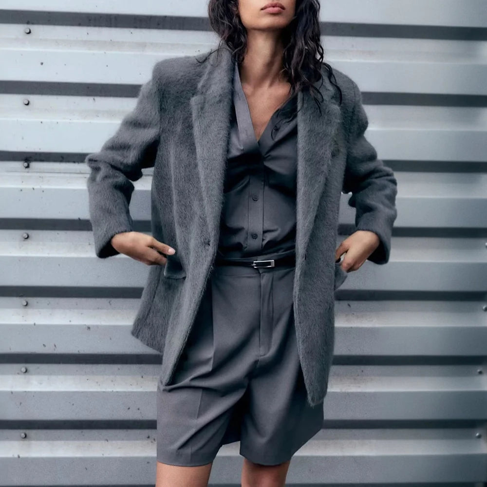 Elegante Damenjacke mit Reverskragen und langen Ärmeln – luxuriöses Patchwork-Design mit Taschen