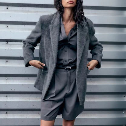 Elegante Damenjacke mit Reverskragen und langen Ärmeln – luxuriöses Patchwork-Design mit Taschen