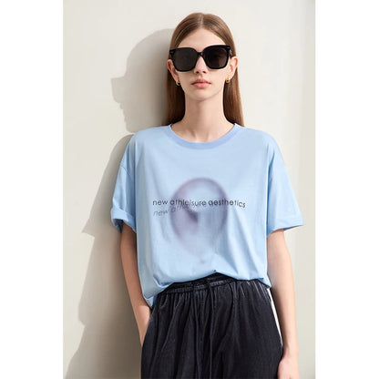 Damen T-Shirt im minimalistischen Stil mit gedrucktem Design und lässigen Ärmeln