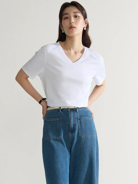 Ärmelloses Damen-Top in Übergröße mit Rückenausschnitt und Streifenmuster – Figurbetontes Design in Kontrastfarben.