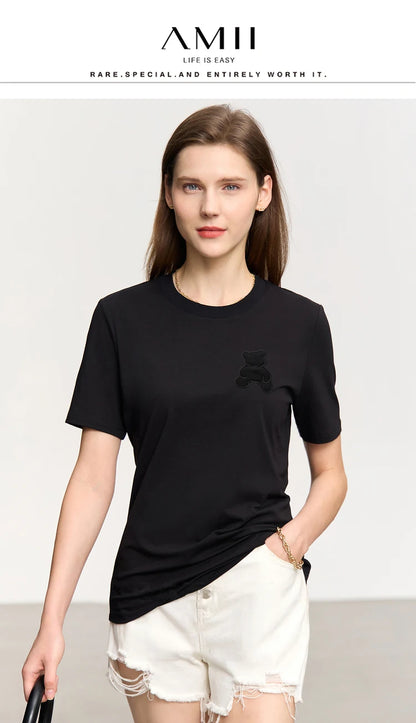 Damen Top im minimalistischen Stil mit Bären-Applikation und O-Ausschnitt
