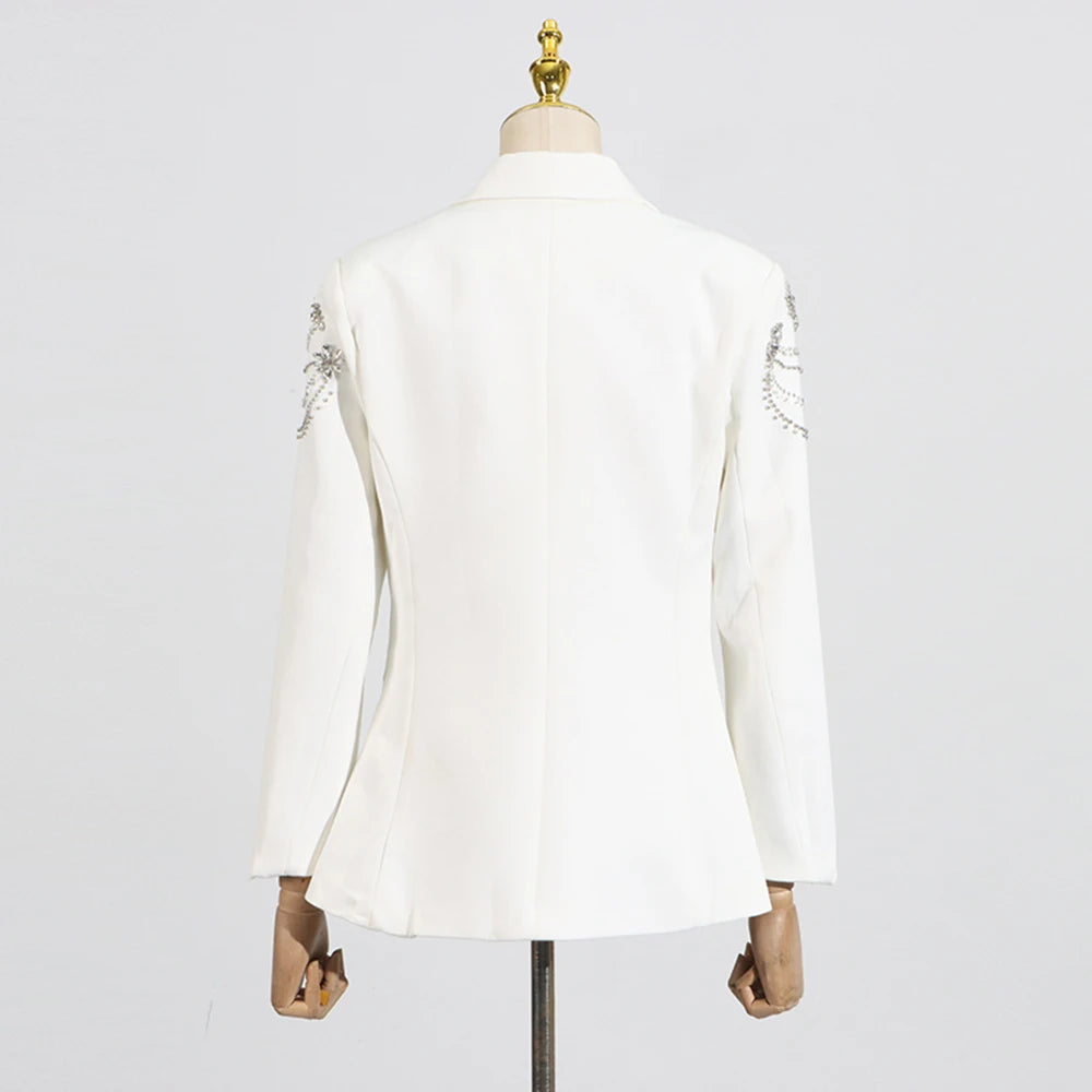 Ärmelloses Damen-Kleid mit V-Ausschnitt und transparenten Einsätzen – elegantes Design mit Falten und Rückenausschnitt.